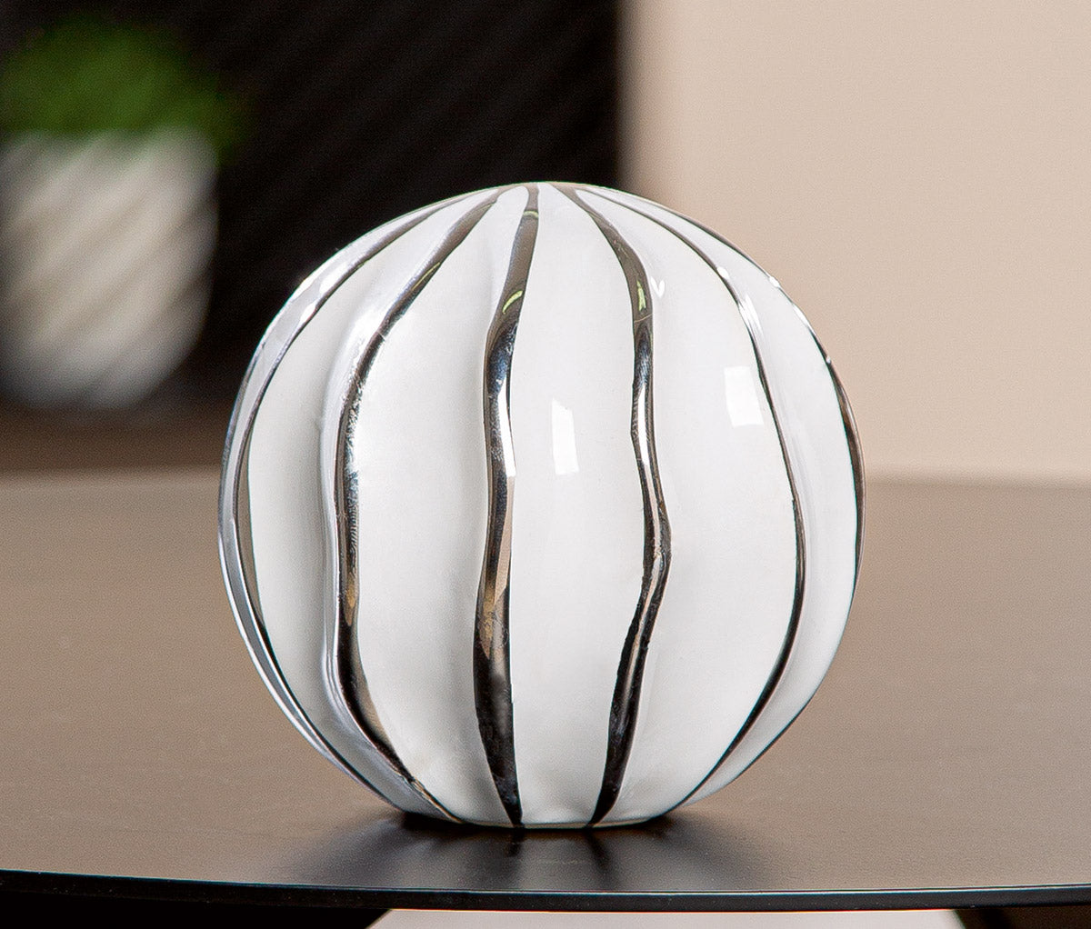Keramische Decoratiebal Strepen Wit