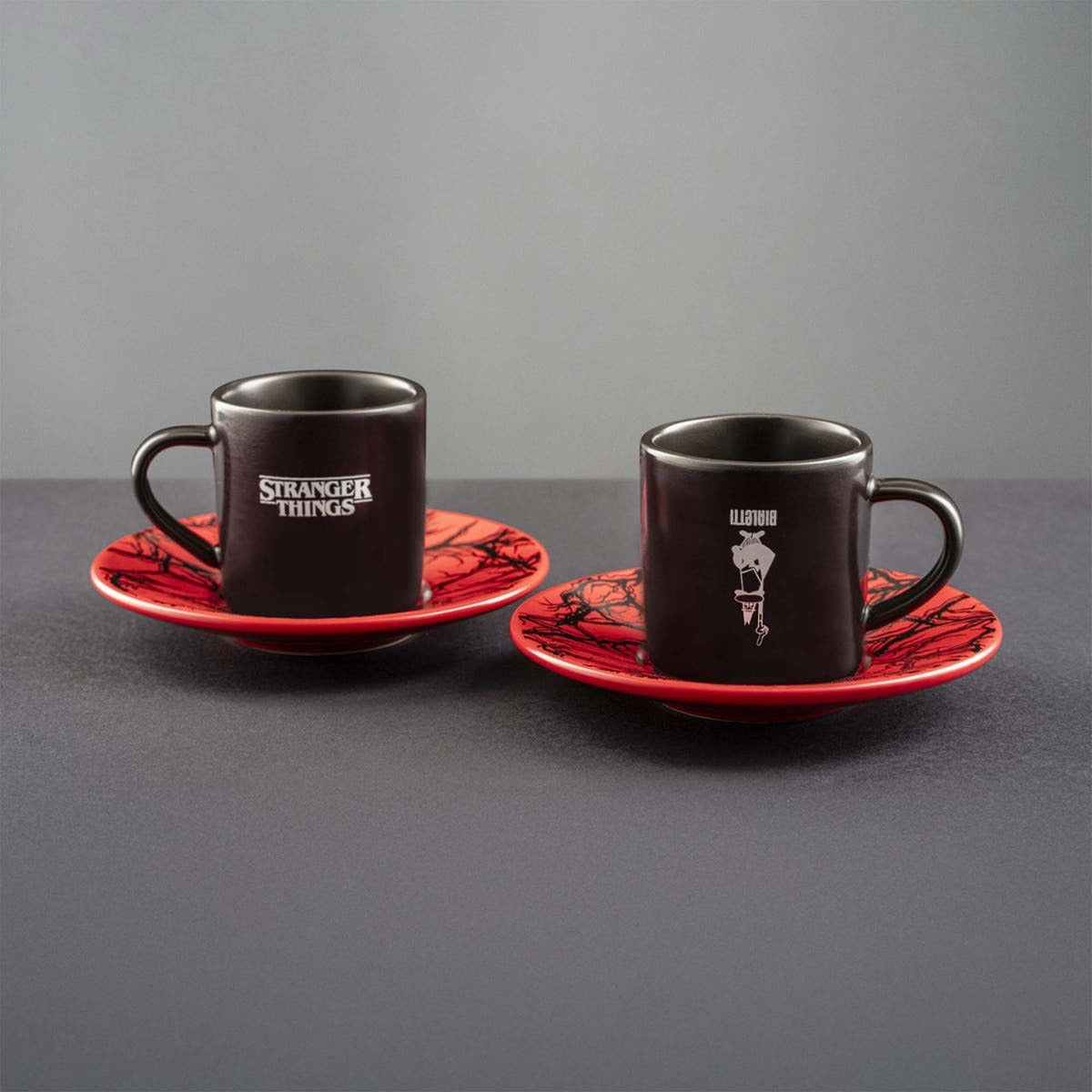 Bialetti Stranger Things Set van 2 Kopjes met Schotels