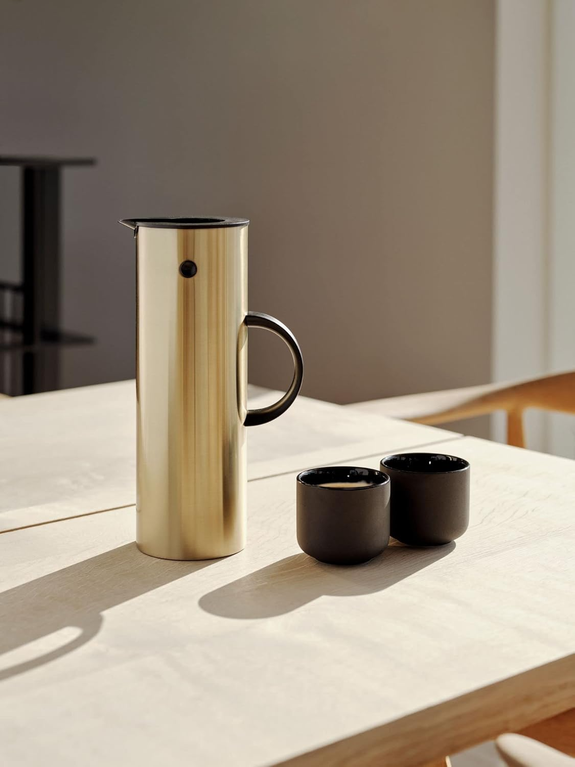 Stelton EM 77 thermoskan 1l brushed brass