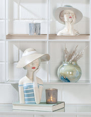 Lady met Witte Hoed Beeld