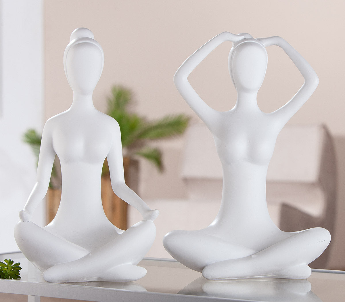 Meditation Vrouwenfiguur Wit