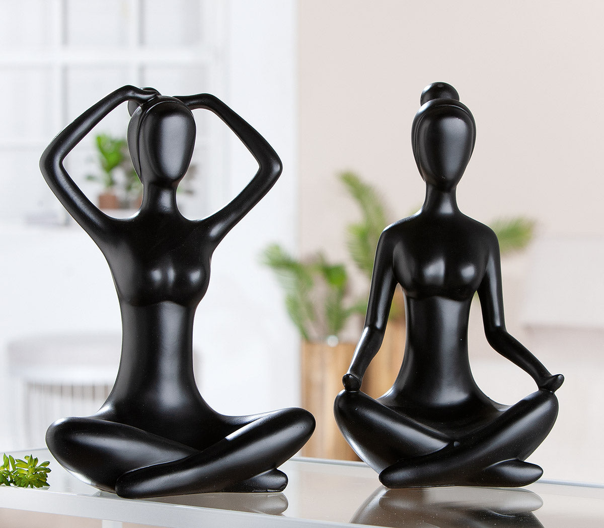 Meditation Vrouwenfiguur Zwart