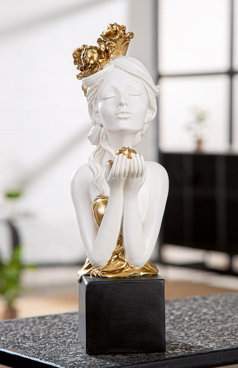 Rosenliebe Vrouwenbeeld Sculptuur