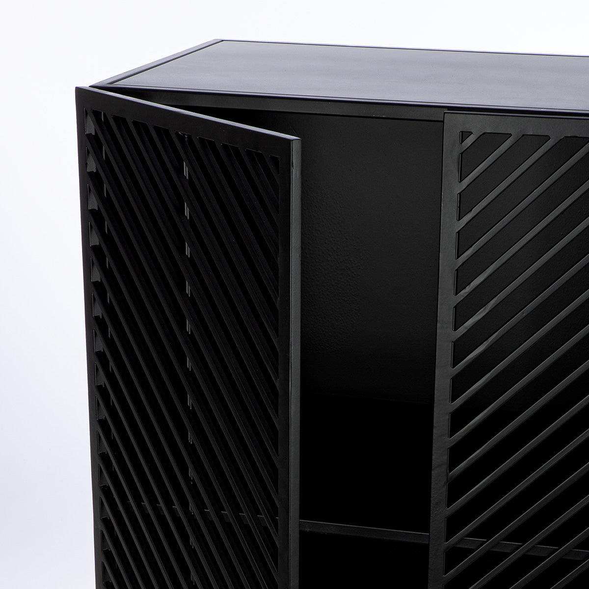 Listra Metalen Kast Zwart 140 cm