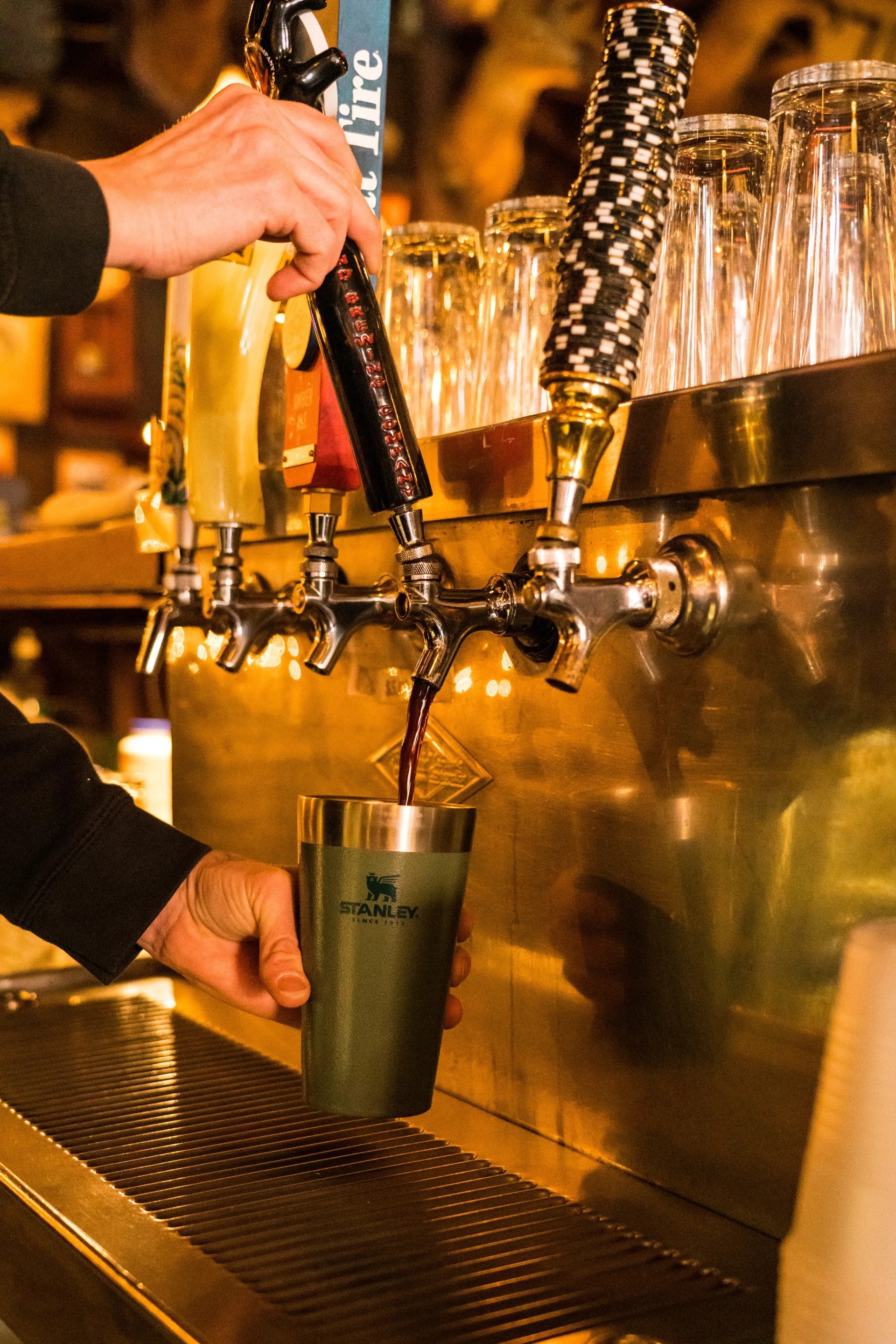 Stanley Adventure Beer Pint 0,47 L Hammertone Green